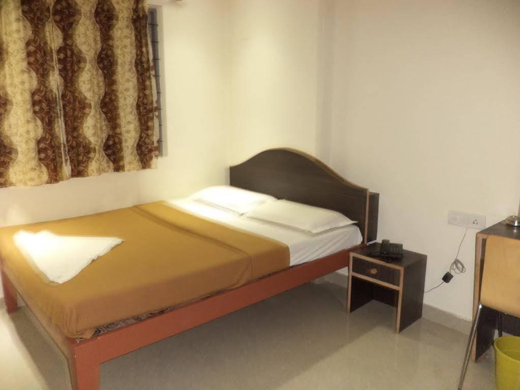 บลูมูนเรสซิเดนซี่ Hotel ไมซอร์ ภายนอก รูปภาพ