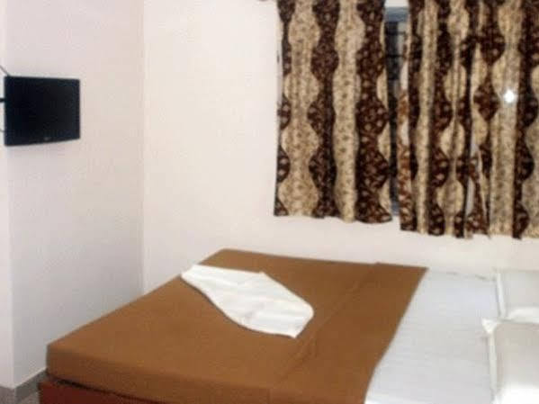 บลูมูนเรสซิเดนซี่ Hotel ไมซอร์ ภายนอก รูปภาพ