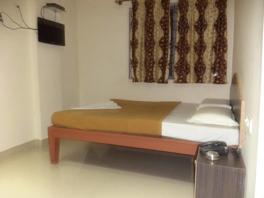 บลูมูนเรสซิเดนซี่ Hotel ไมซอร์ ภายนอก รูปภาพ